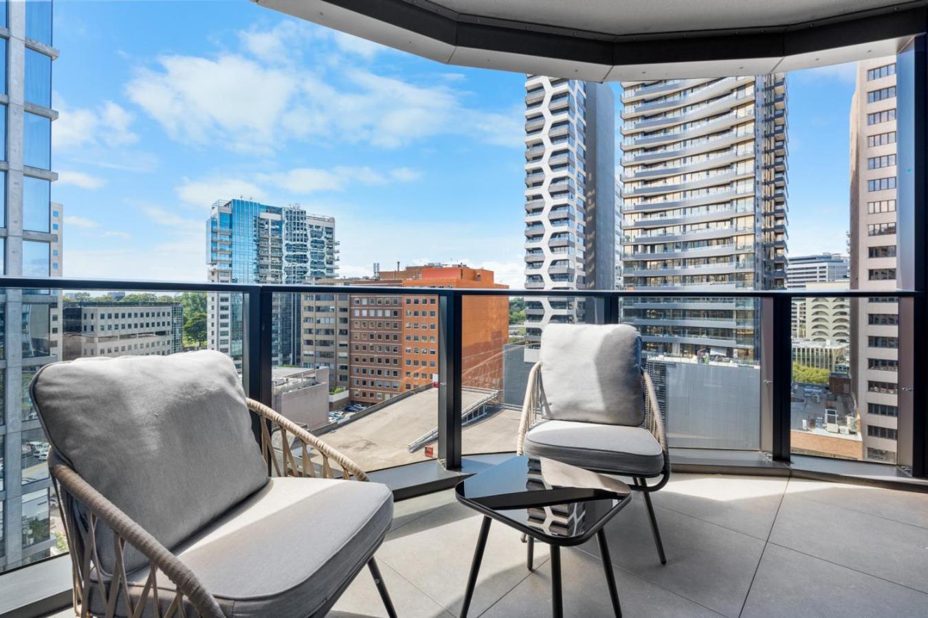 The Oasis - Brand New 2Bedroom Apt With Parking, Heated Pool And Gym Мельбурн Экстерьер фото