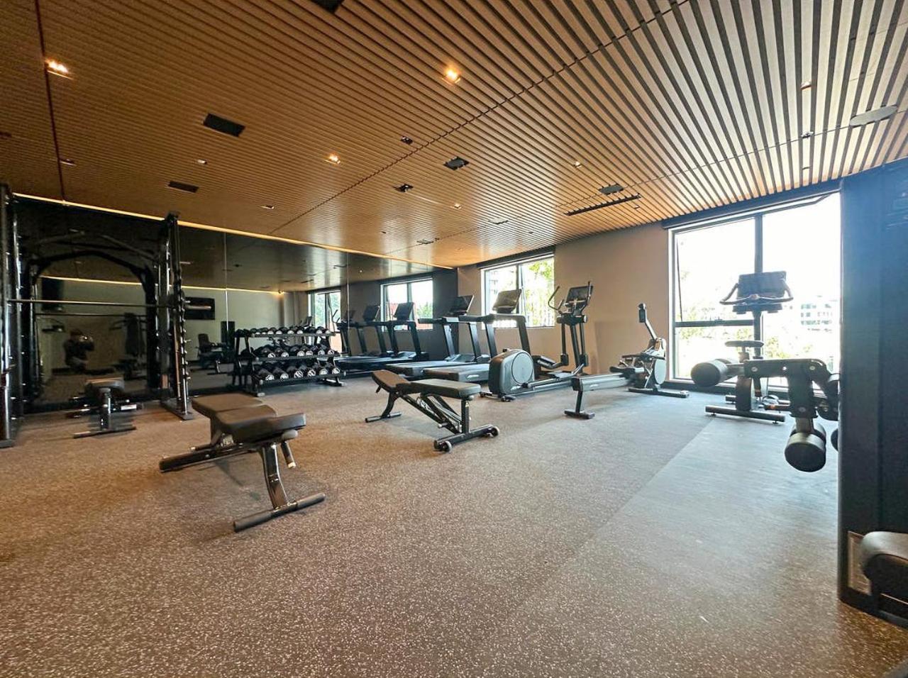 The Oasis - Brand New 2Bedroom Apt With Parking, Heated Pool And Gym Мельбурн Экстерьер фото