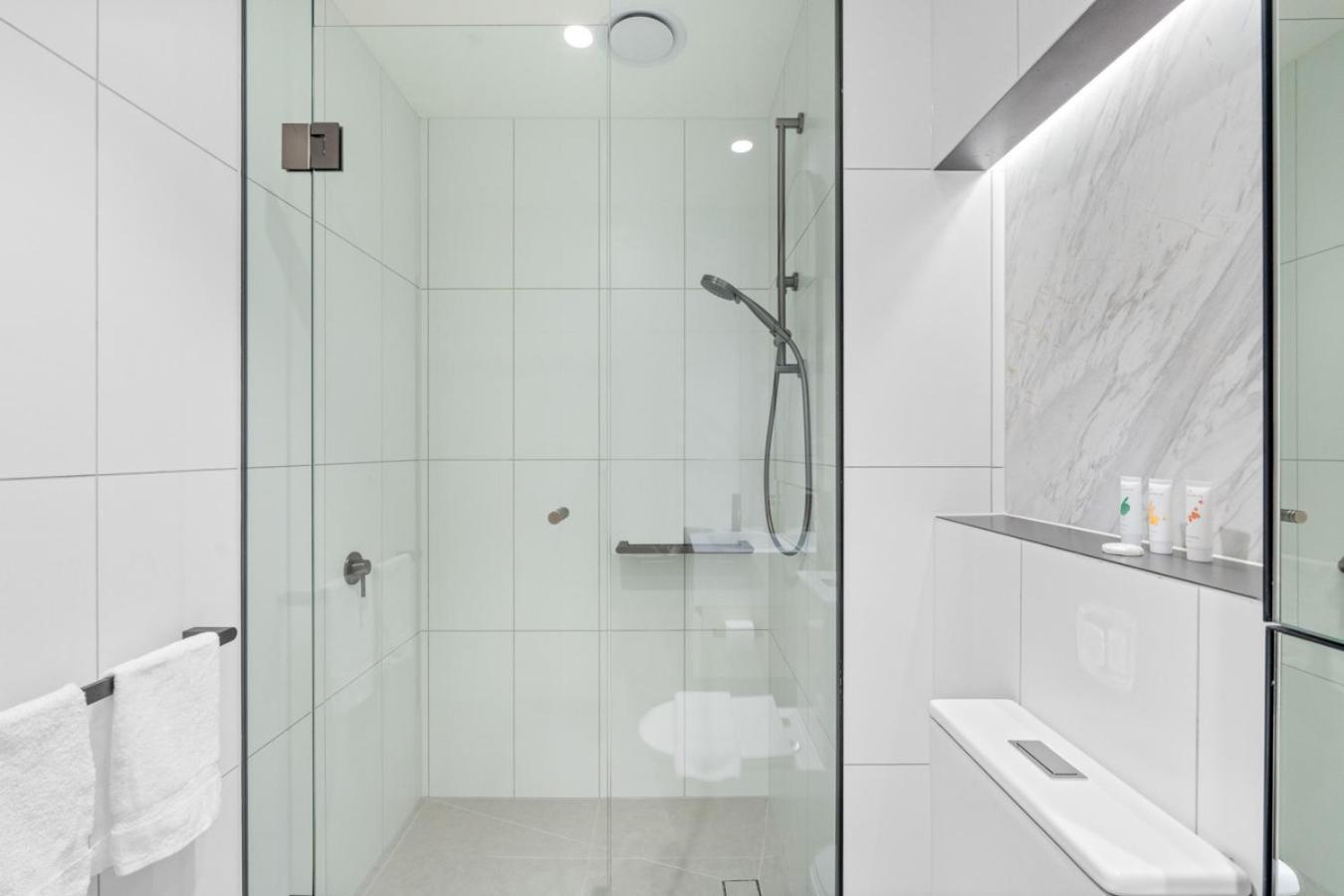 The Oasis - Brand New 2Bedroom Apt With Parking, Heated Pool And Gym Мельбурн Экстерьер фото